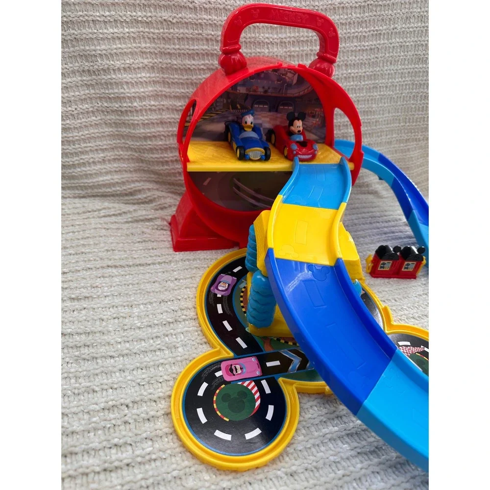 Disney Junior Mickey Roadster Racers Stow N Go Garage Playset Mickey Donald Cars